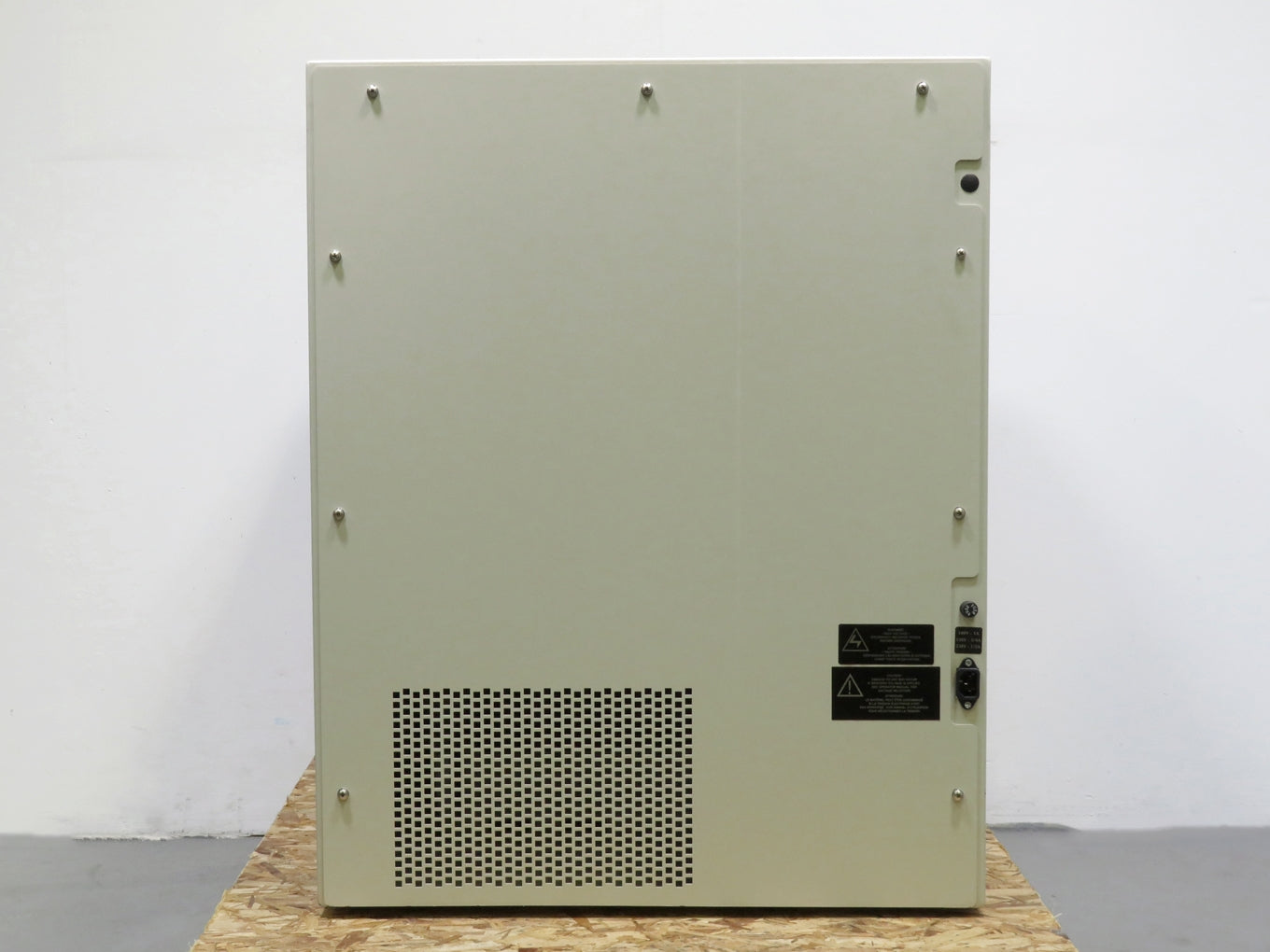 New Brunswick Innova 42 Incubator Shaker