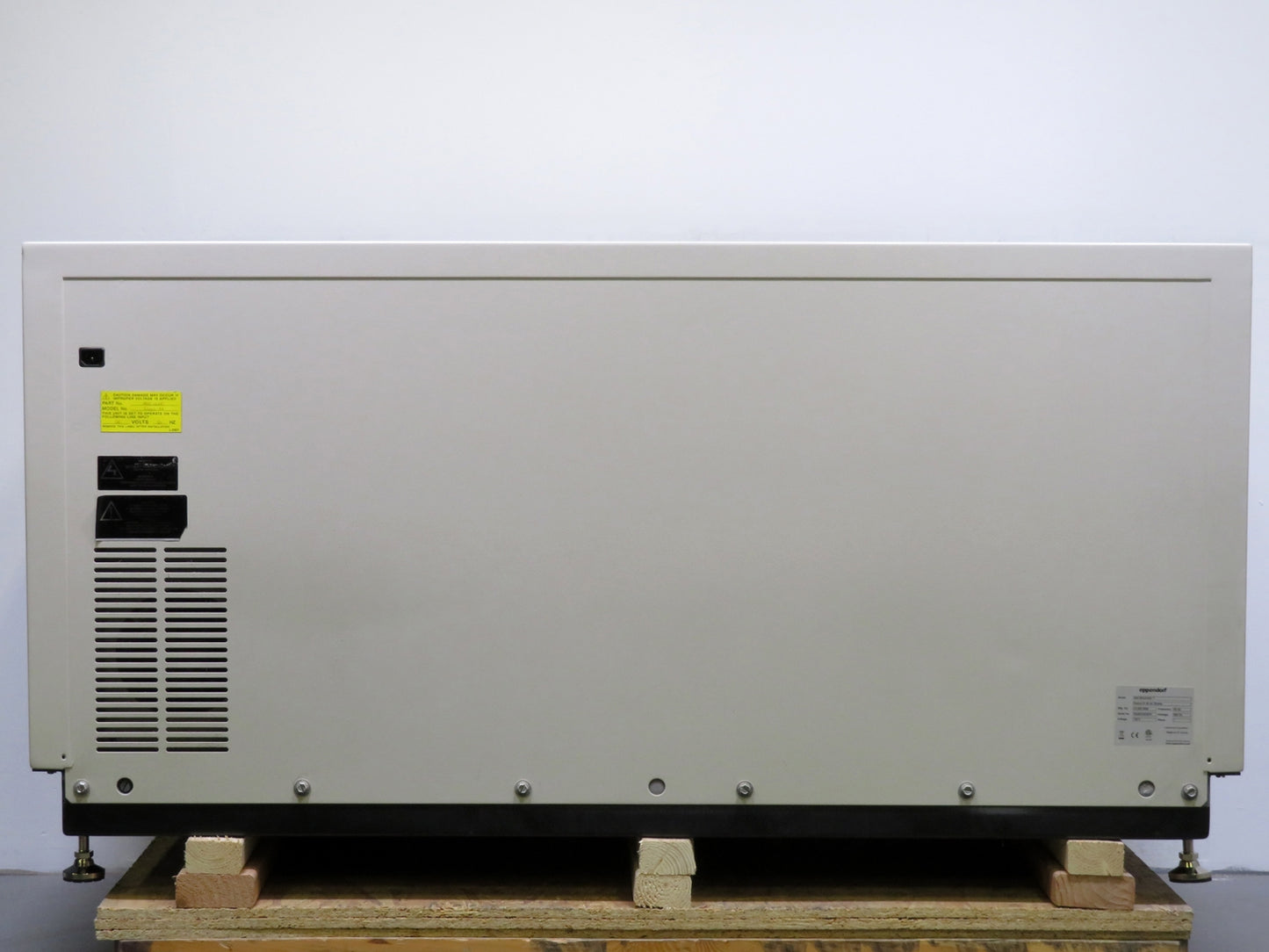 New Brunswick Innova 44 Incubator Shaker