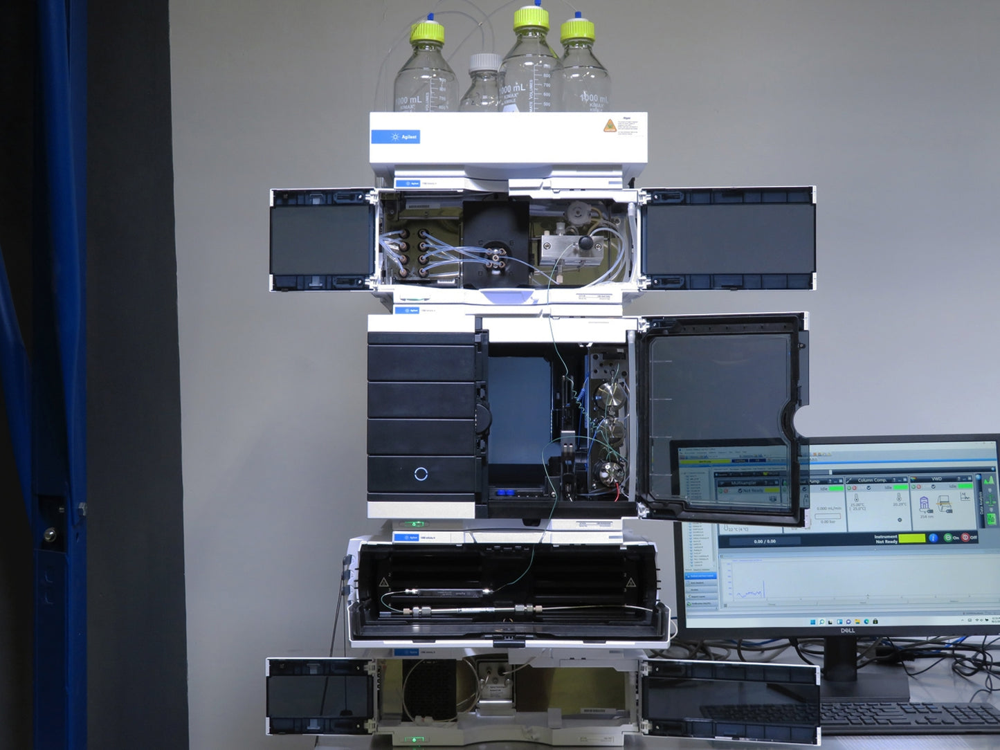 Agilent 1260 Infinity II LC System w/ VWD