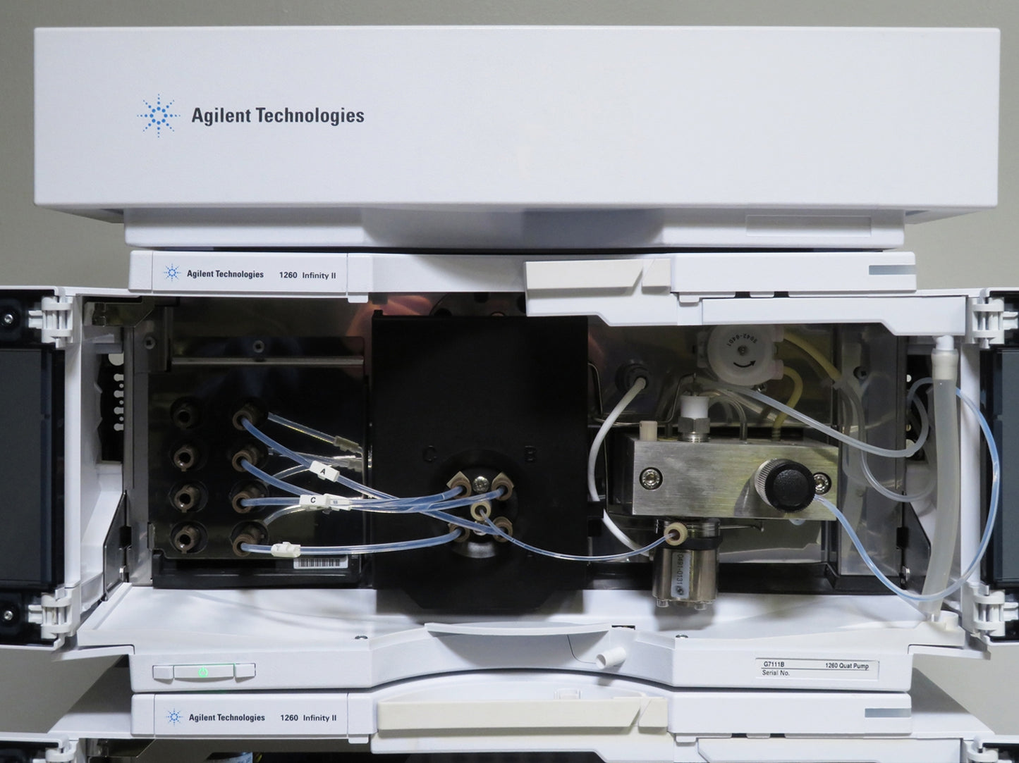 Agilent 1260 Infinity II LC System w/ Vialsampler & VWD