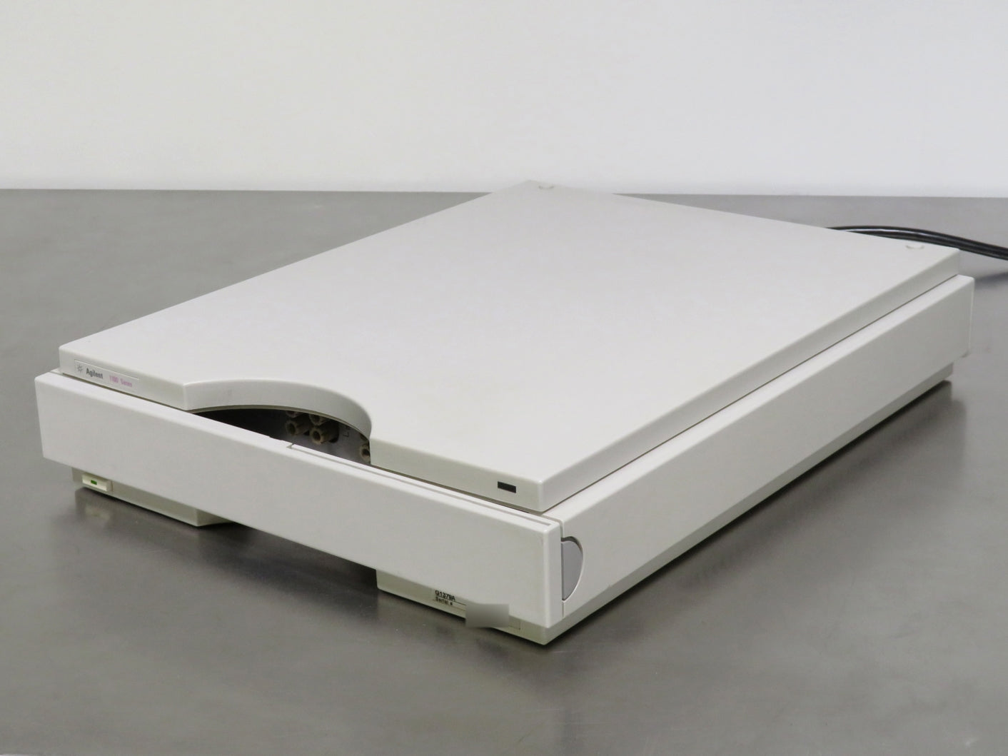 Agilent 1100 HPLC G1379A  Degasser