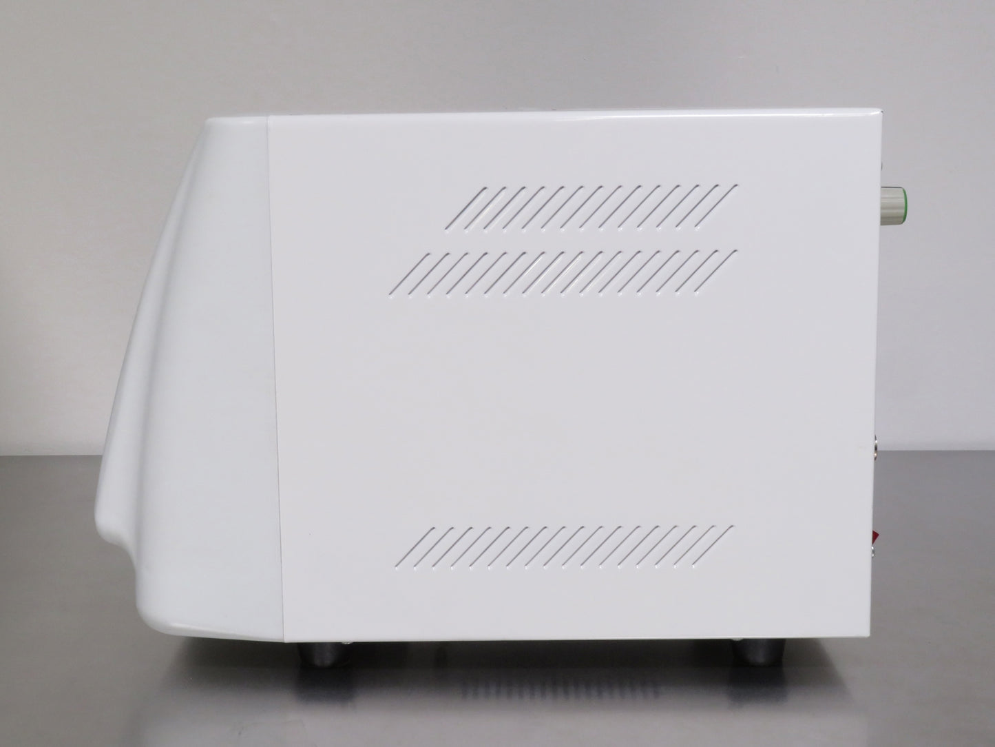 Benchmark Pulse 150 Ultrasonic Homogenizer and Soundproof Box