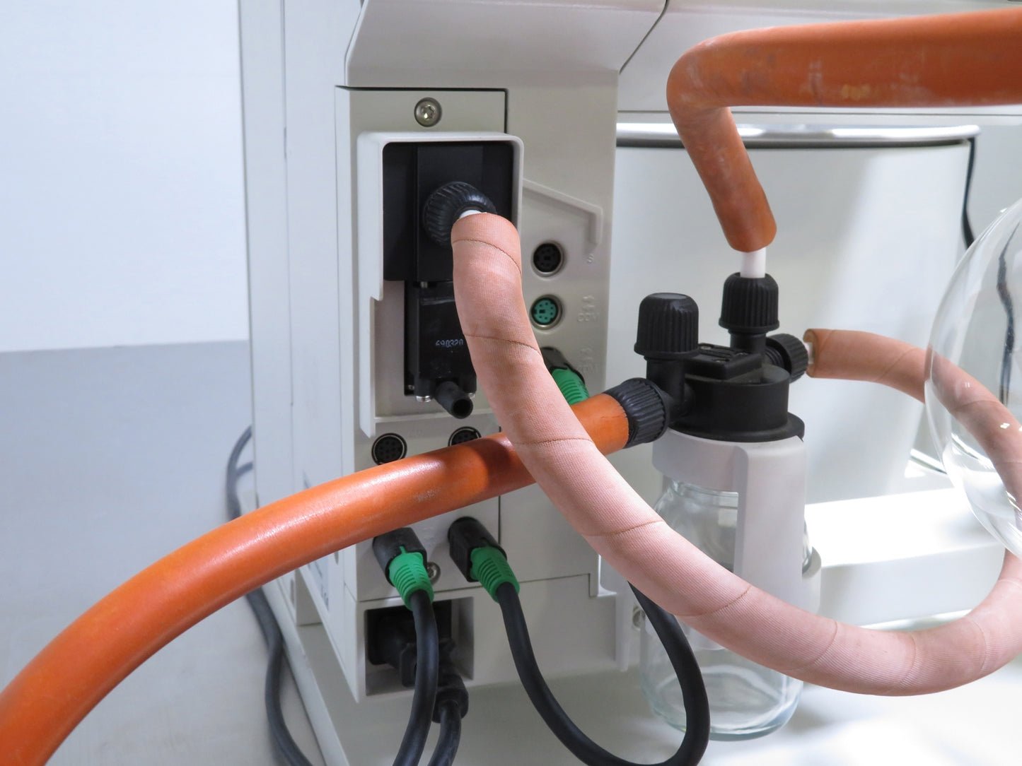 Buchi R-300 Rotavapor System with V-700 Vacuum Pump and Chiller