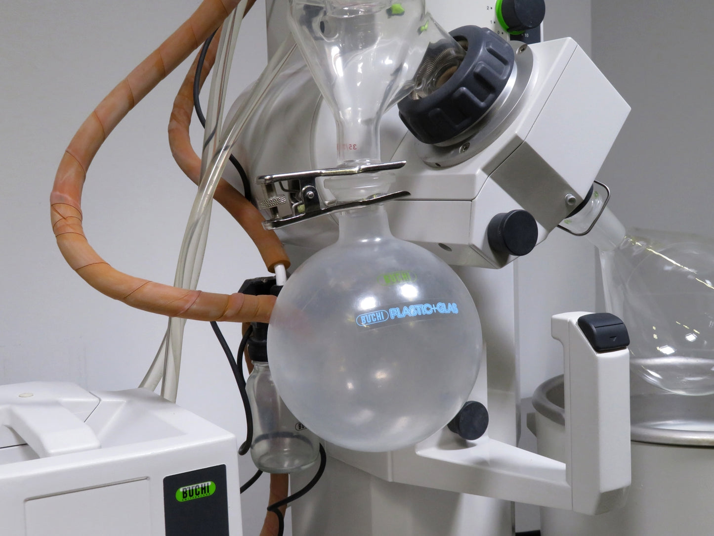 Buchi R-210 Rotavapor System with Chiller