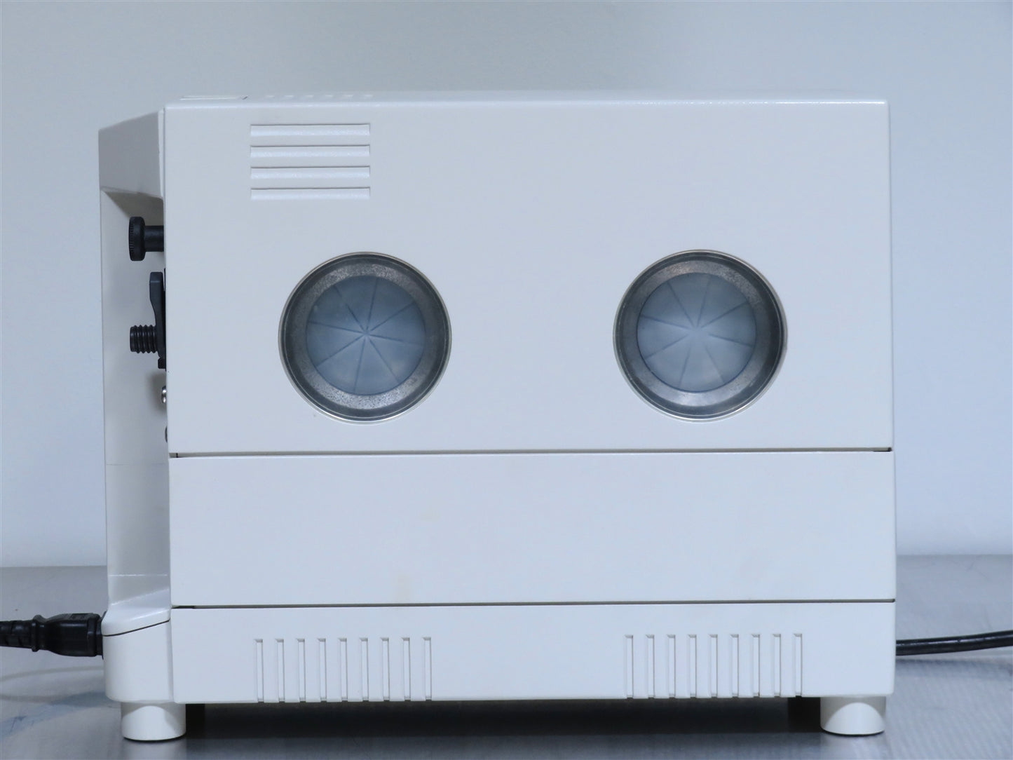 Buchi V-710 Vacuum Pump