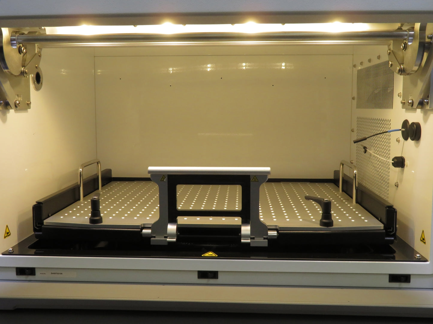 Eppendorf Innova S44i Refrigerated Incubator Shaker