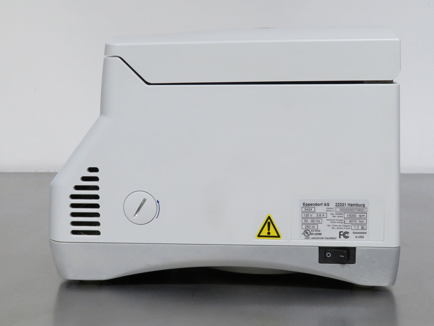 Eppendorf 5424 Centrifuge w/ Digital Display