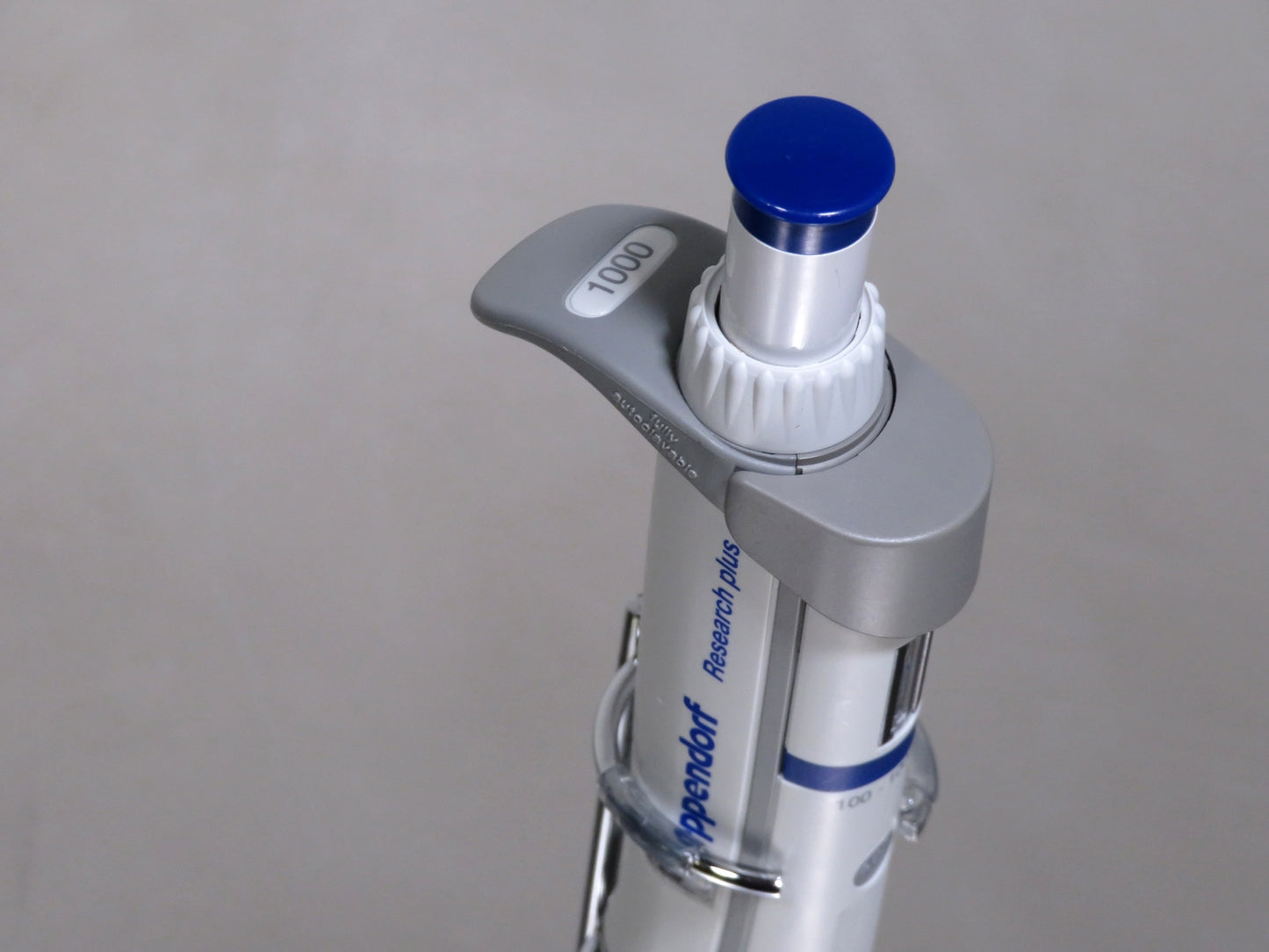 Eppendorf Research Plus Pipette, 100 to 1000uL