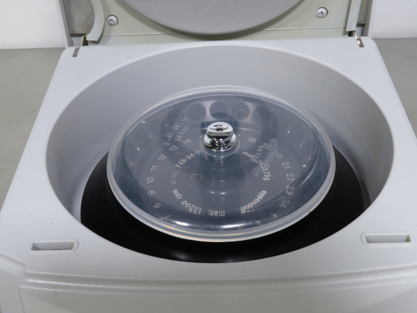 Eppendorf 5415D Digital Centrifuge