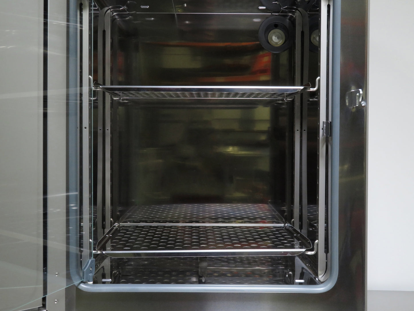 Fisher Scientific Isotemp Microbiological Gravity Convection Incubator, Cat. #: 151030514
