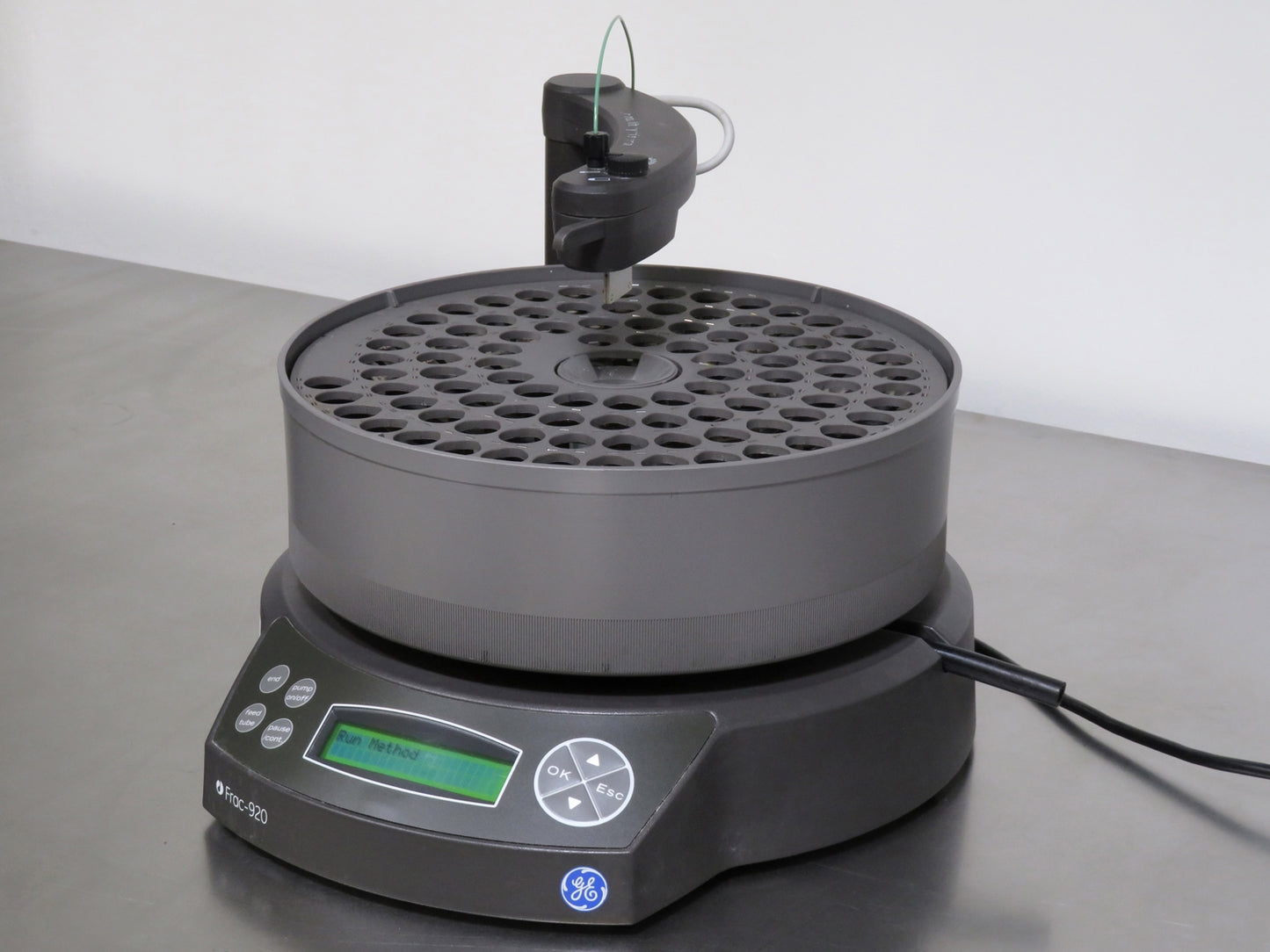 GE Akta Frac-920 Fraction Collector