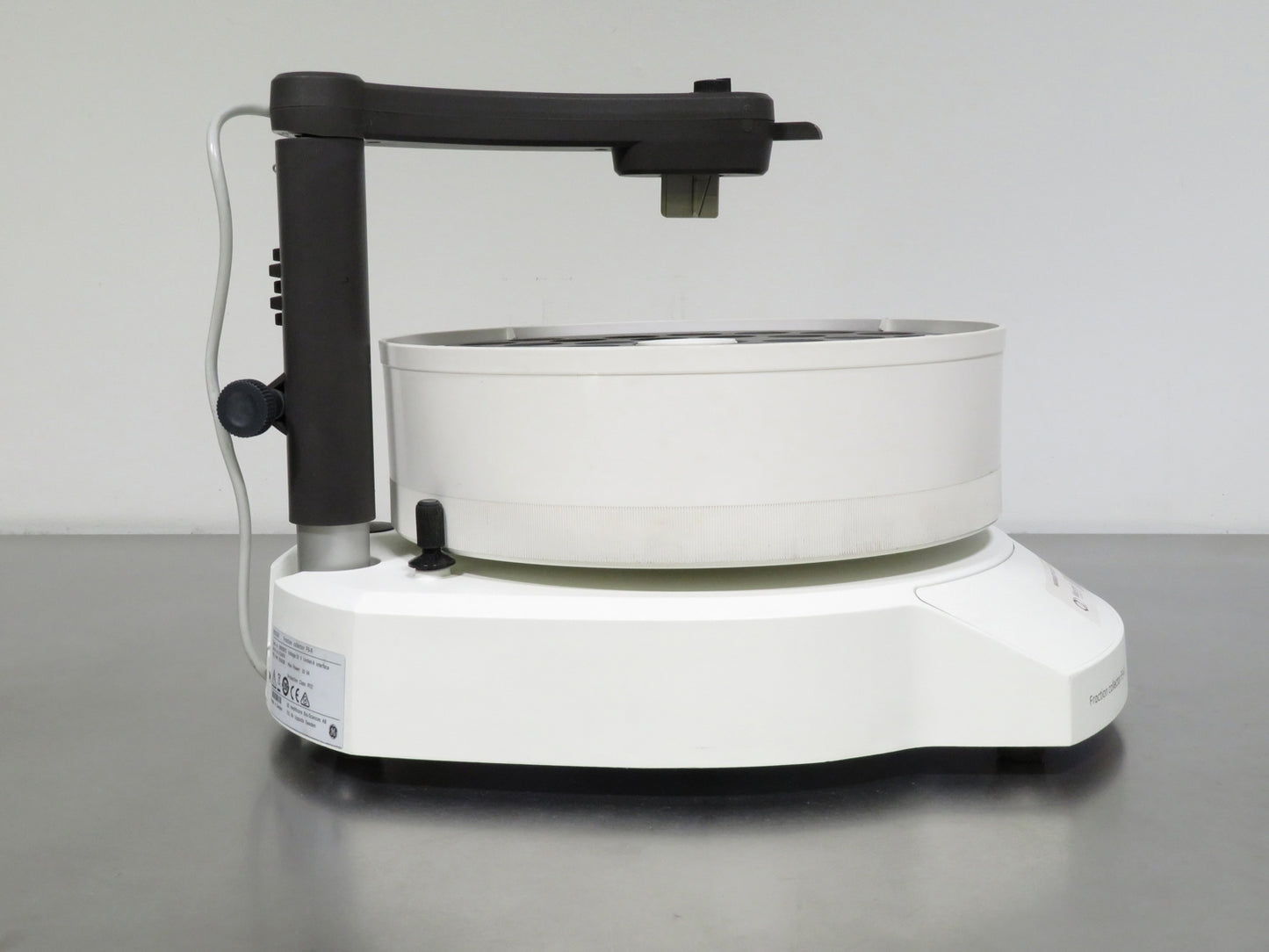 GE AKTA F9-R Fraction Collector