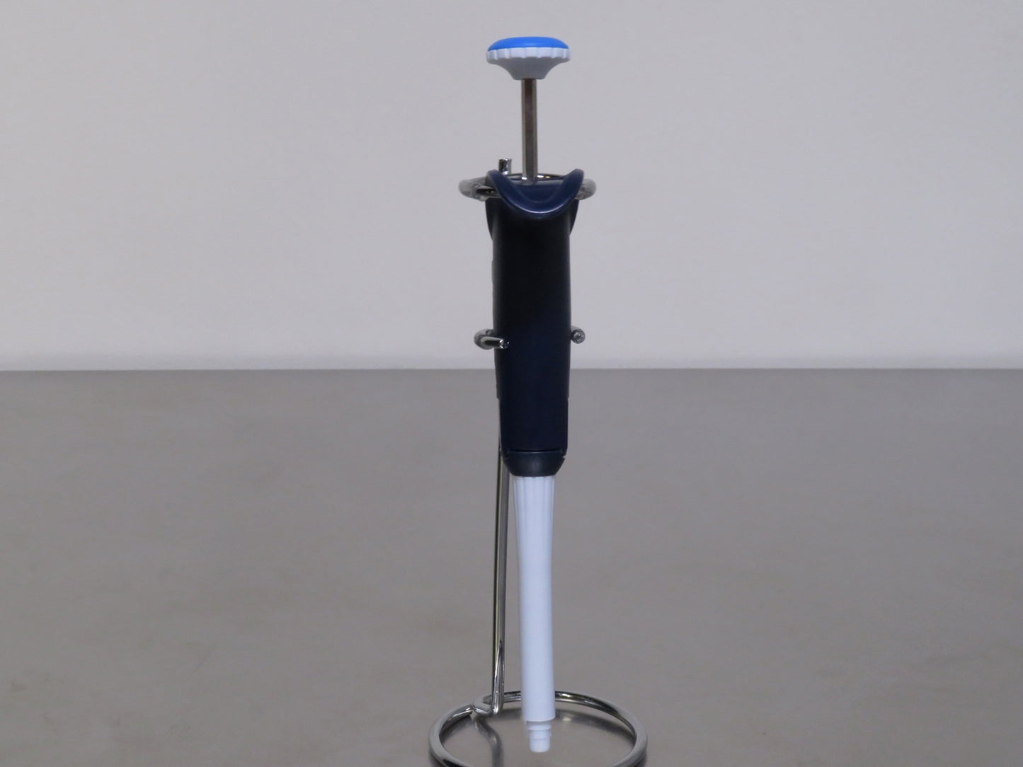 Gilson MICROMAN M1000E Pipette, 100 to 1000uL