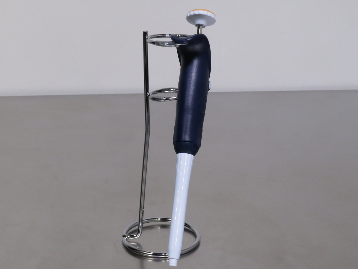 Gilson MICROMAN M100E Pipette, 10 to 100uL