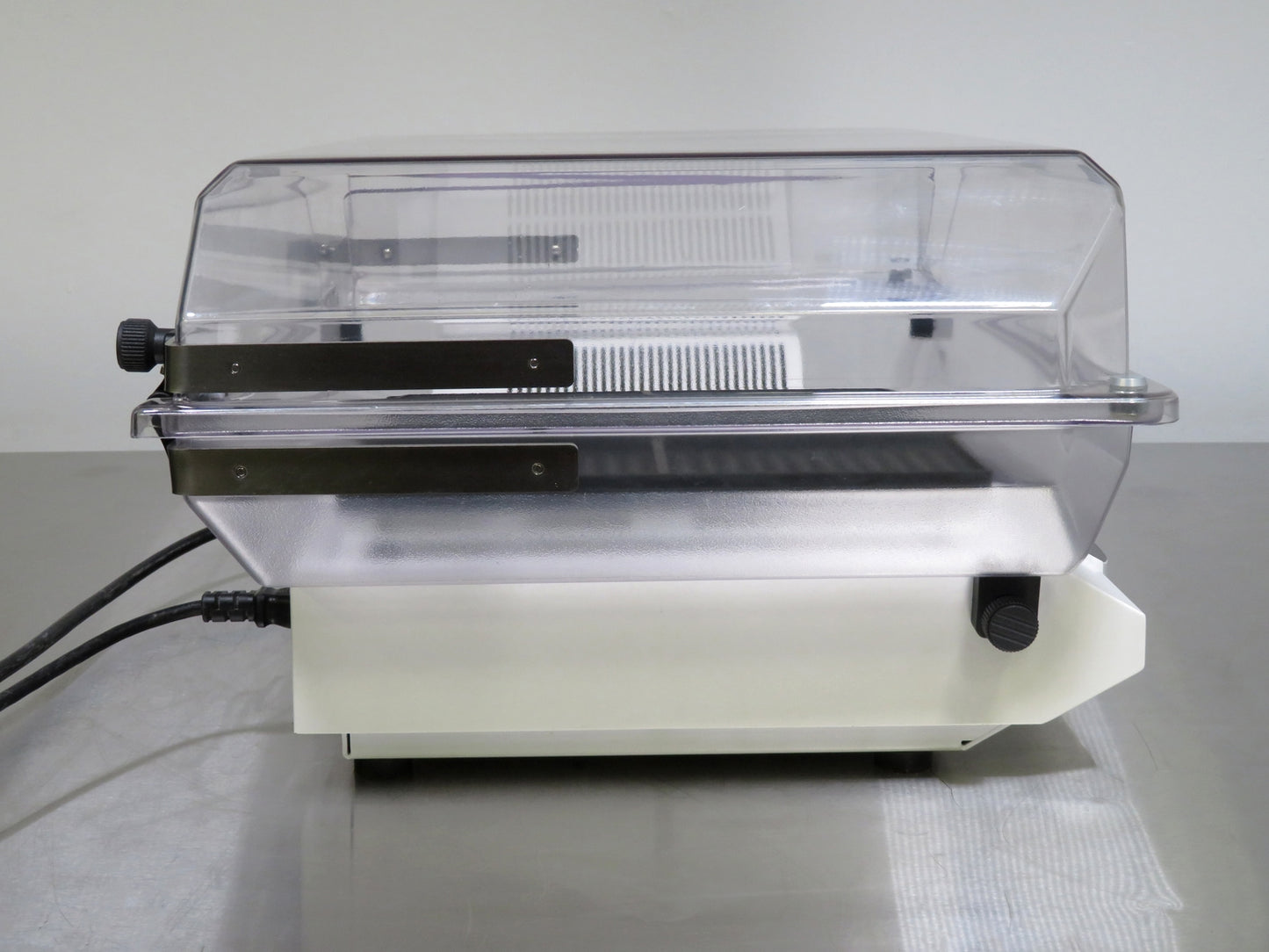Heidolph Titramax 1000 Vibrating Shaker w/ Heating Module and Flat Incubator Hood