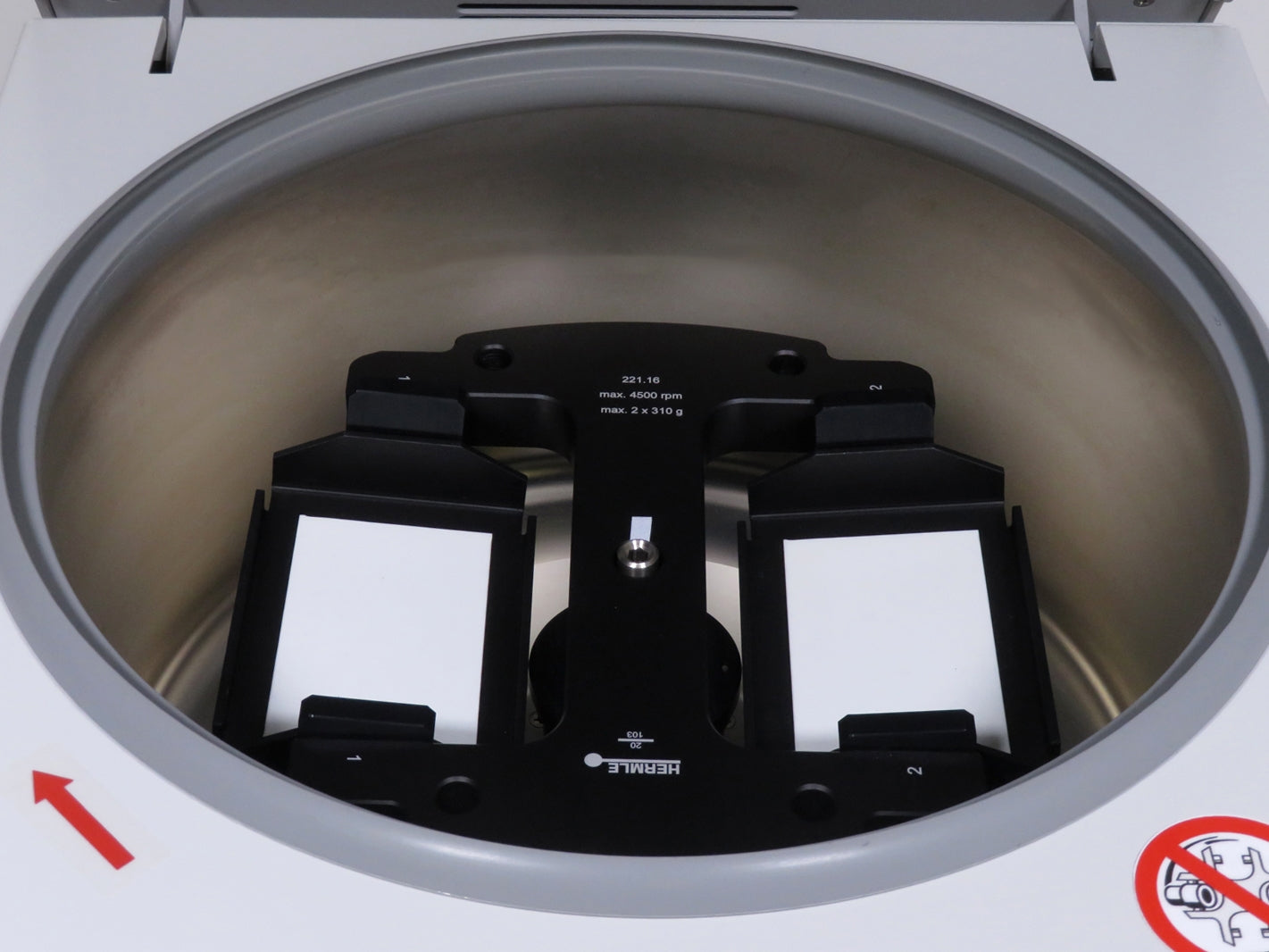 Hermle Z366 Centrifuge w/ 221.16 Microplate Rotor