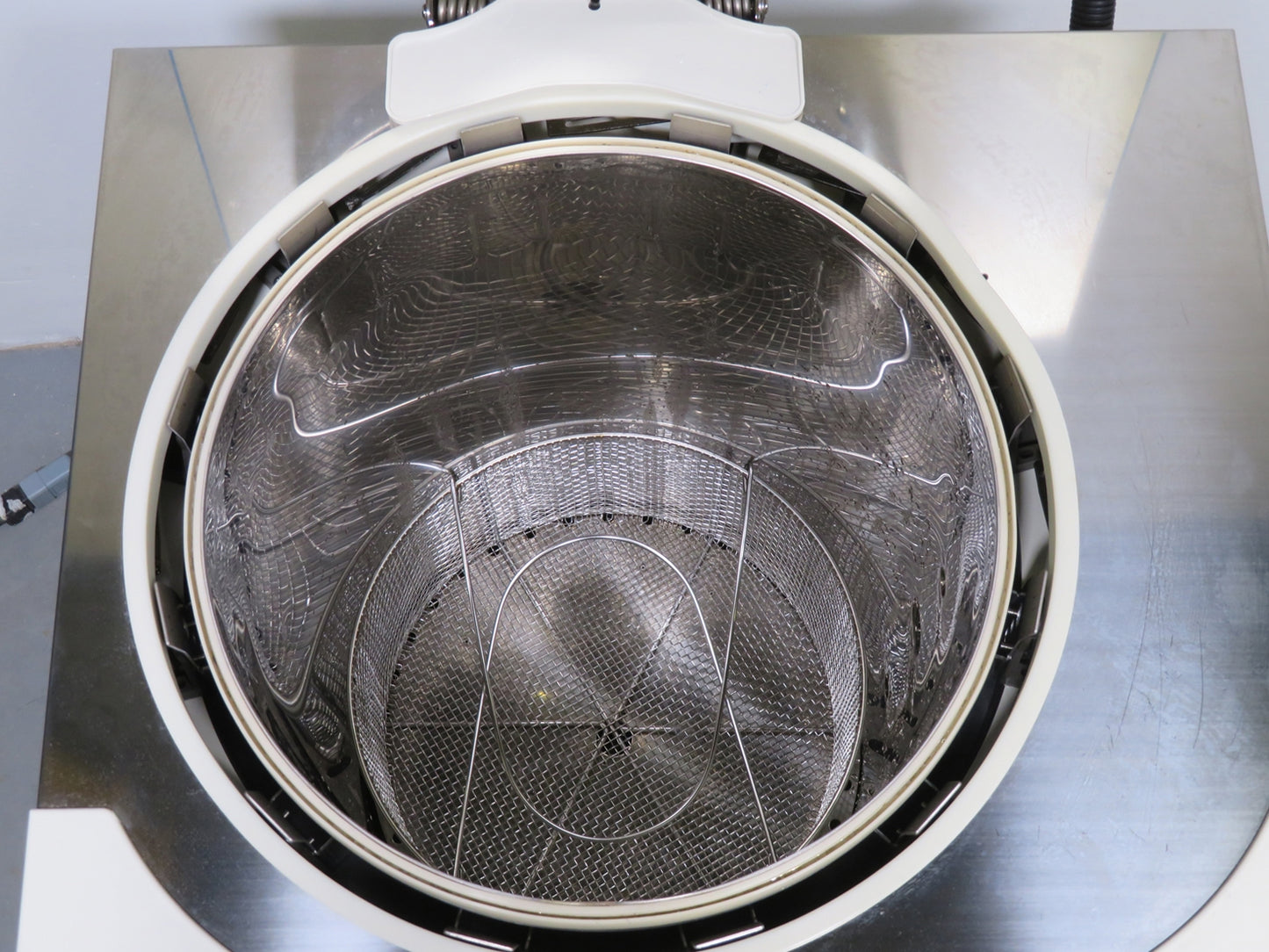 Hirayama HICLAVE HV-85 Floor-Standing Autoclave, 208/200/240V