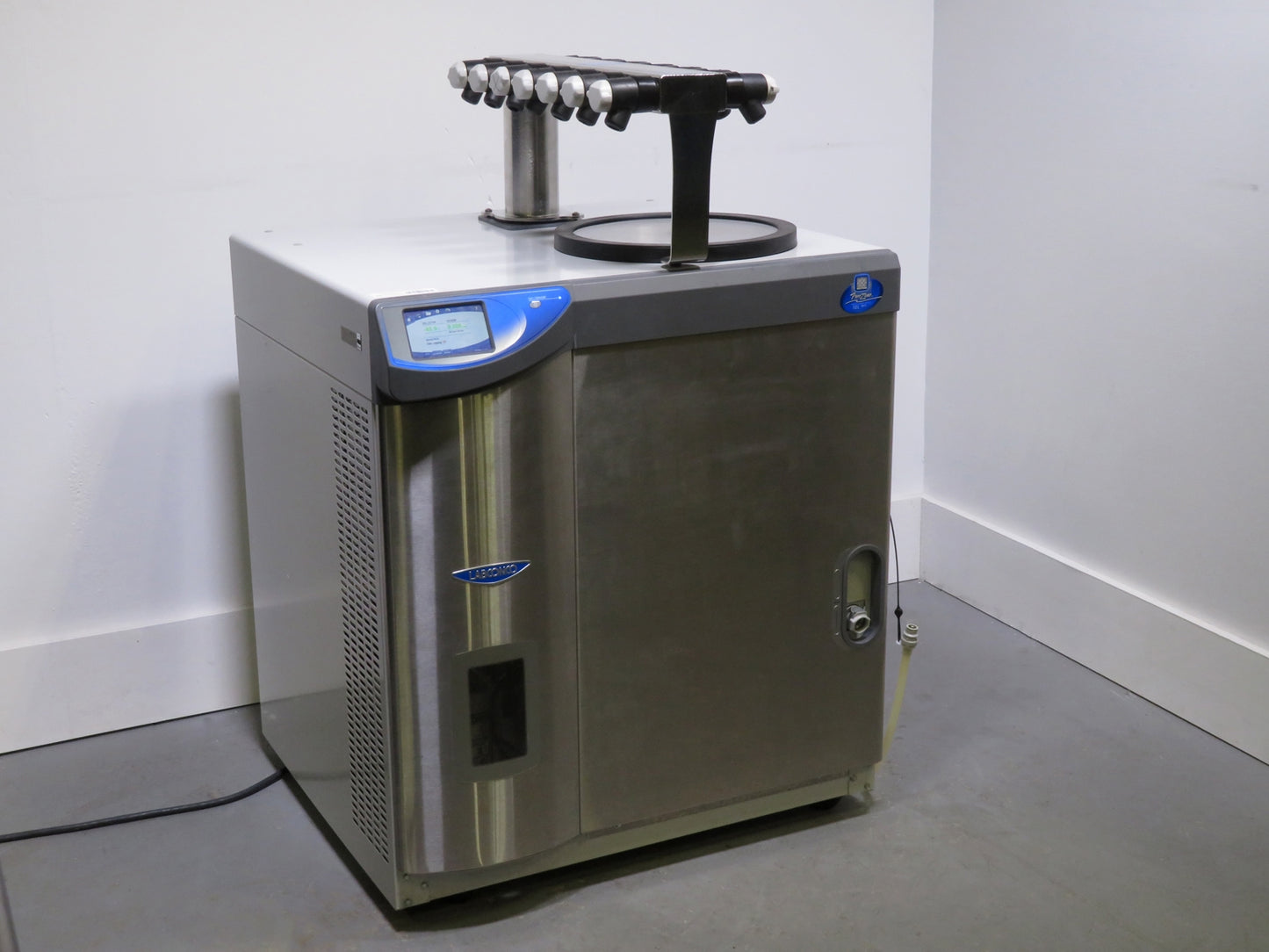 Labconco FreeZone 12L -84C Console Freeze Dryer System, 230V