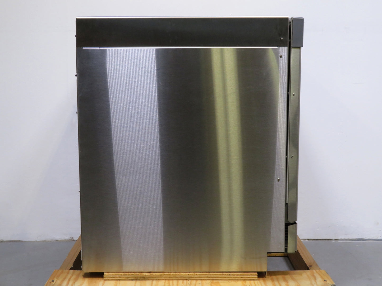 Labconco 402001010 SteamScrubber Glassware Washer, Freestanding, 208/230V