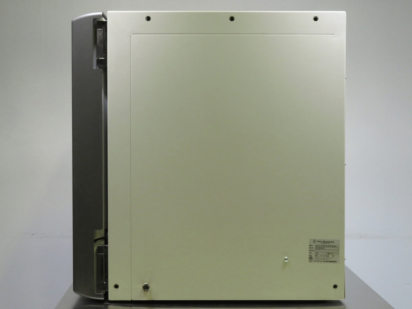 New Brunswick Innova 42R Refrigerated Incubator Shaker