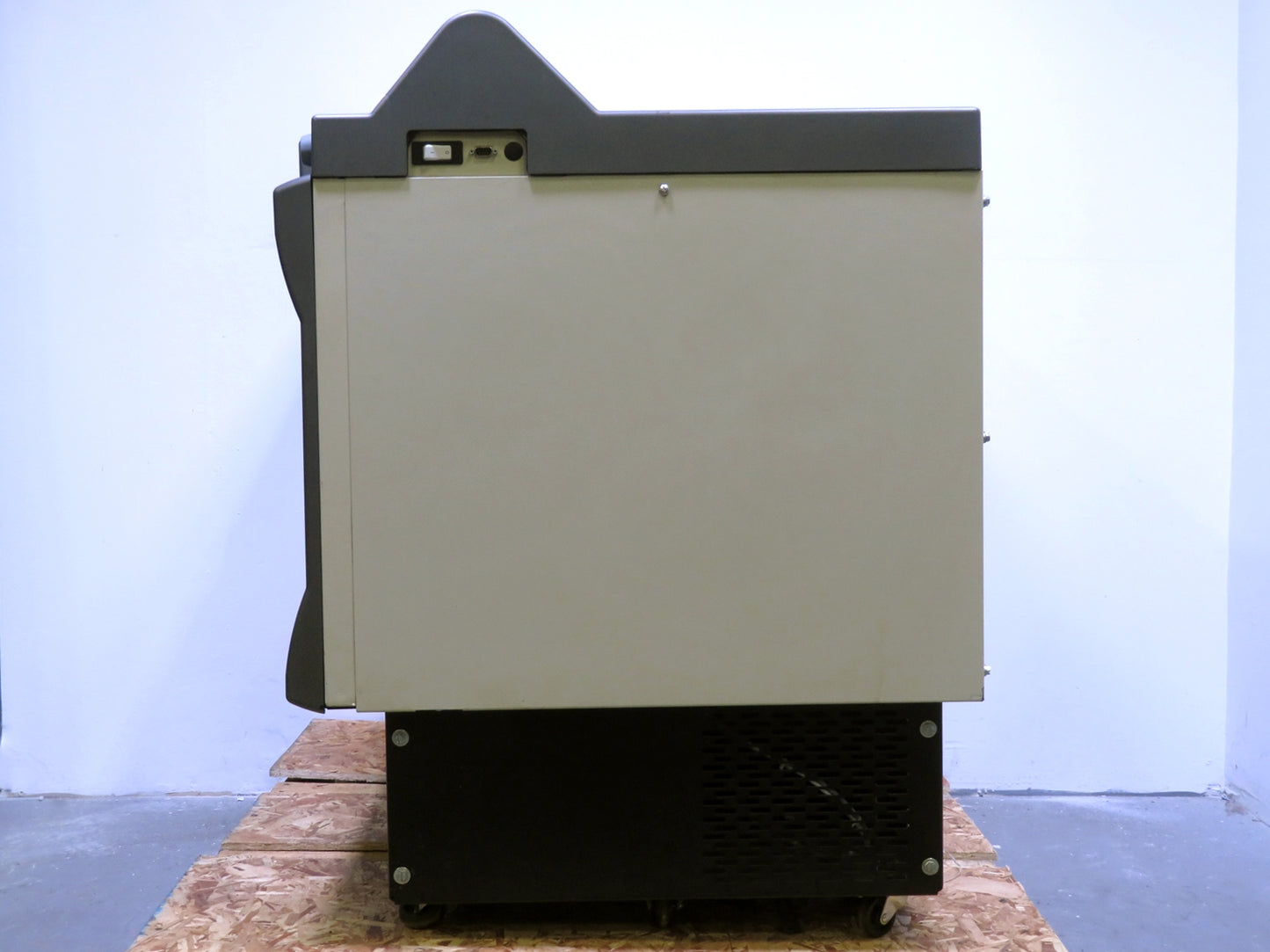 New Brunswick Innova 43 Incubator Shaker