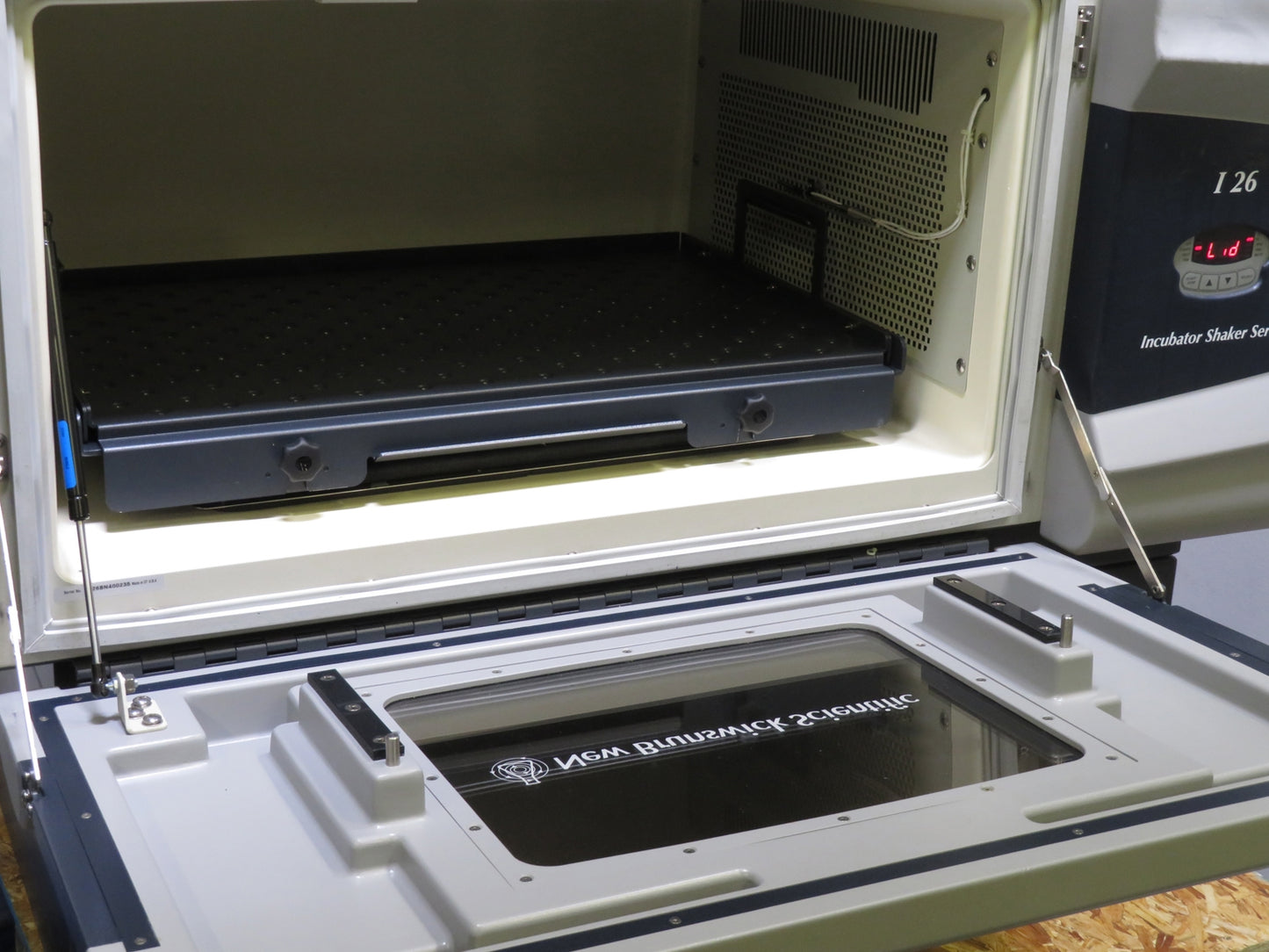 New Brunswick I26R Refrigerated Incubator Shaker