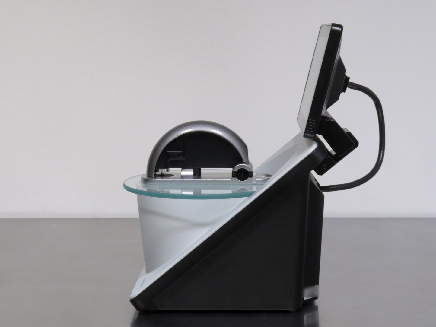 Thermo Scientific NanoDrop One Microvolume Spectrophotometer