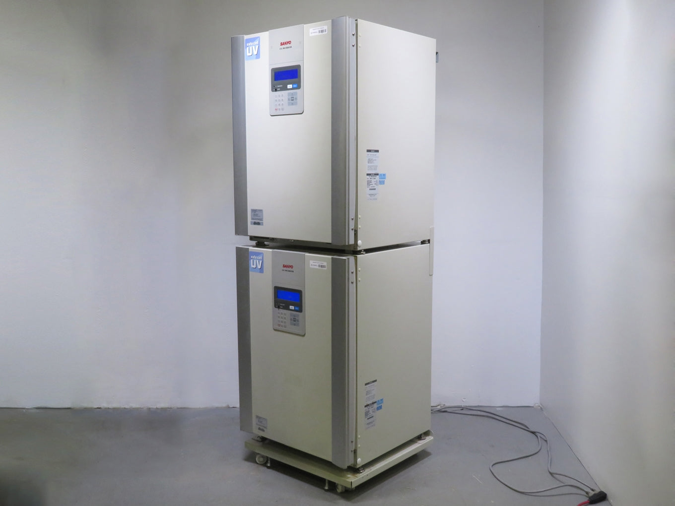 Sanyo MCO-19AIC(UV) CO2 Incubator Dual Stack