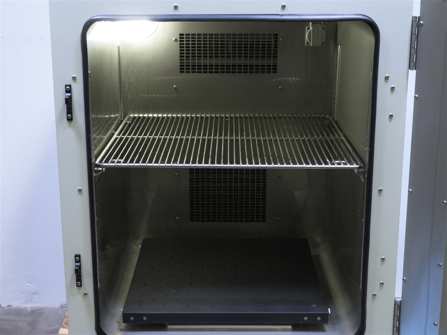 Thermo Scientific MaxQ 6000 Refrigerated Incubator Shaker