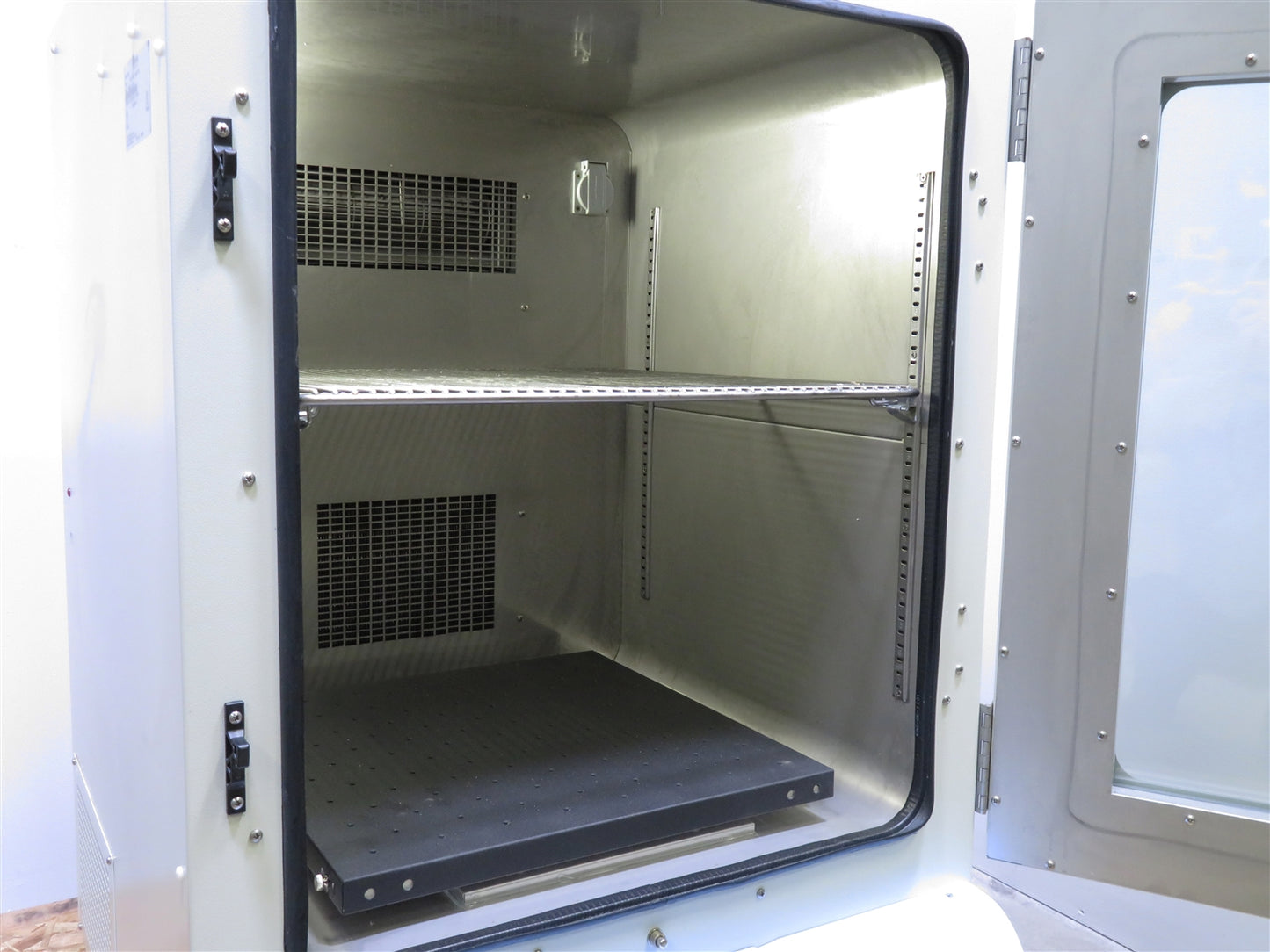 Thermo Scientific MaxQ 6000 Refrigerated Incubator Shaker