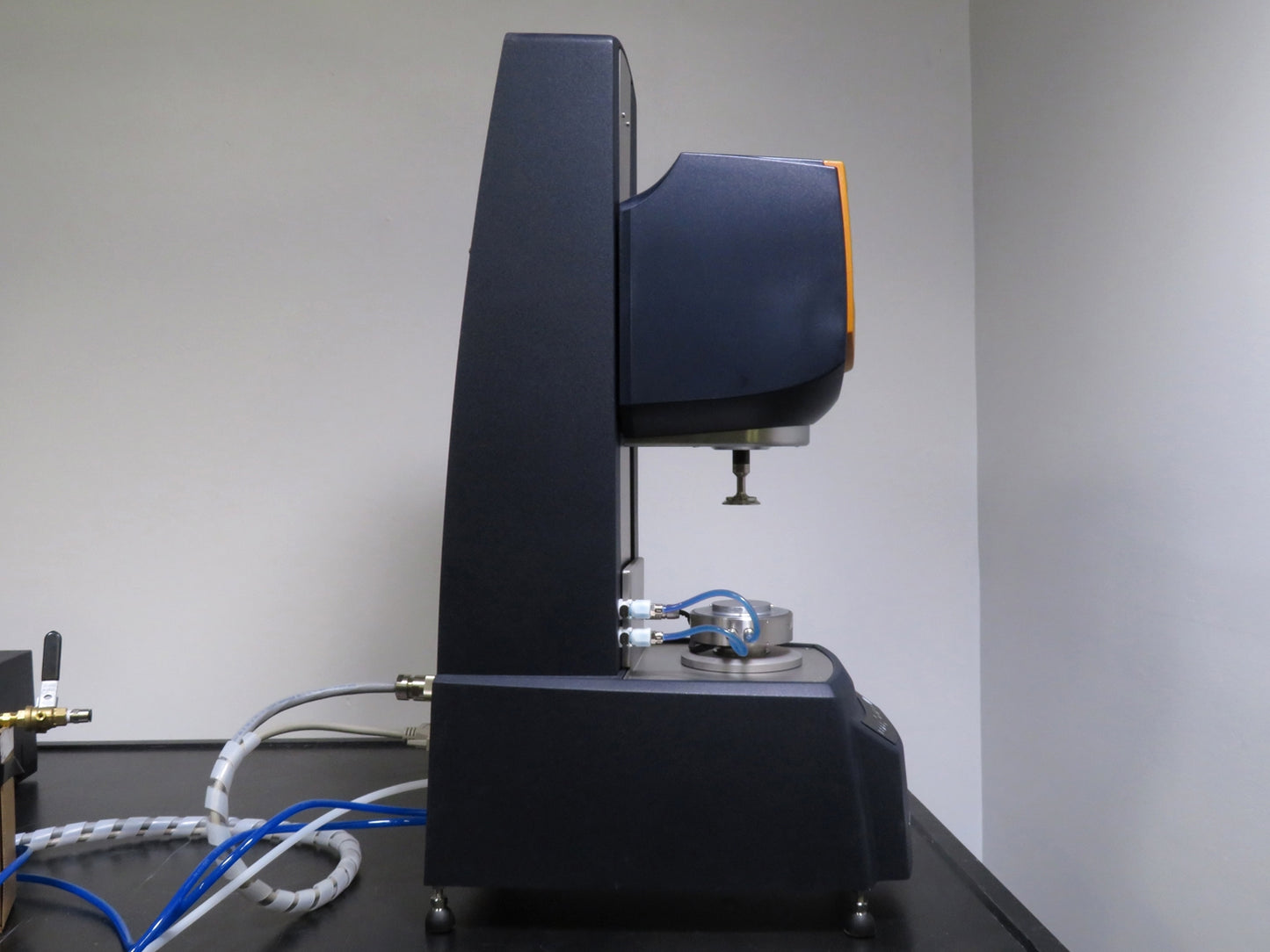 TA Instruments HR 10 Discovery Hybrid Rheometer