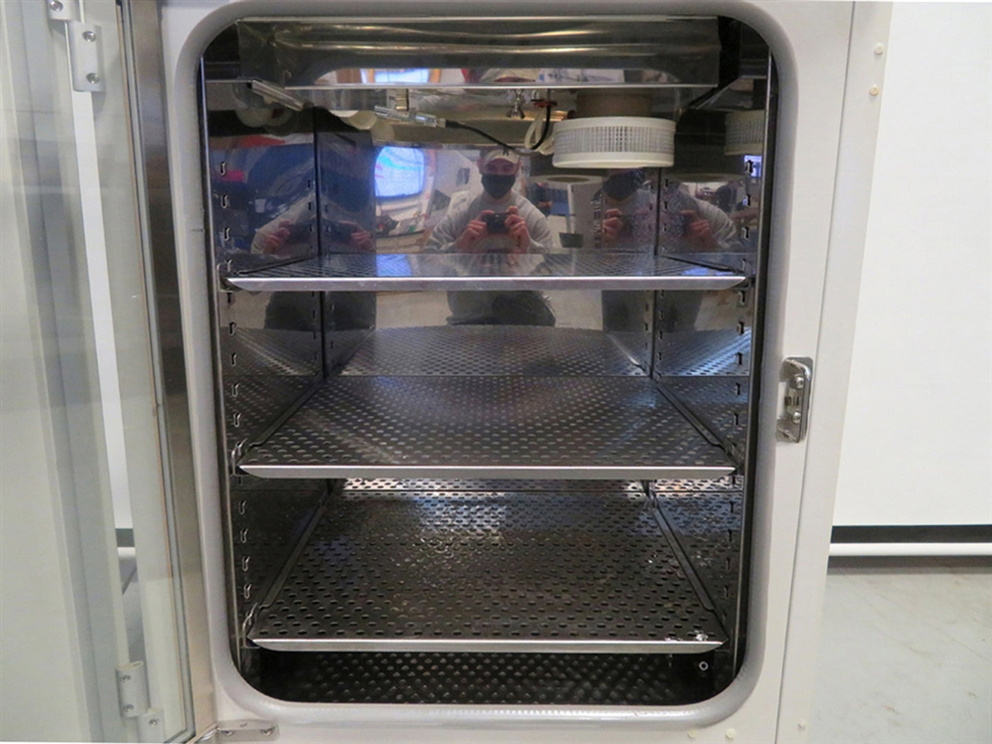 Thermo Scientific Napco 8000 DH CO2 Incubator w/ Sterilization Cycle