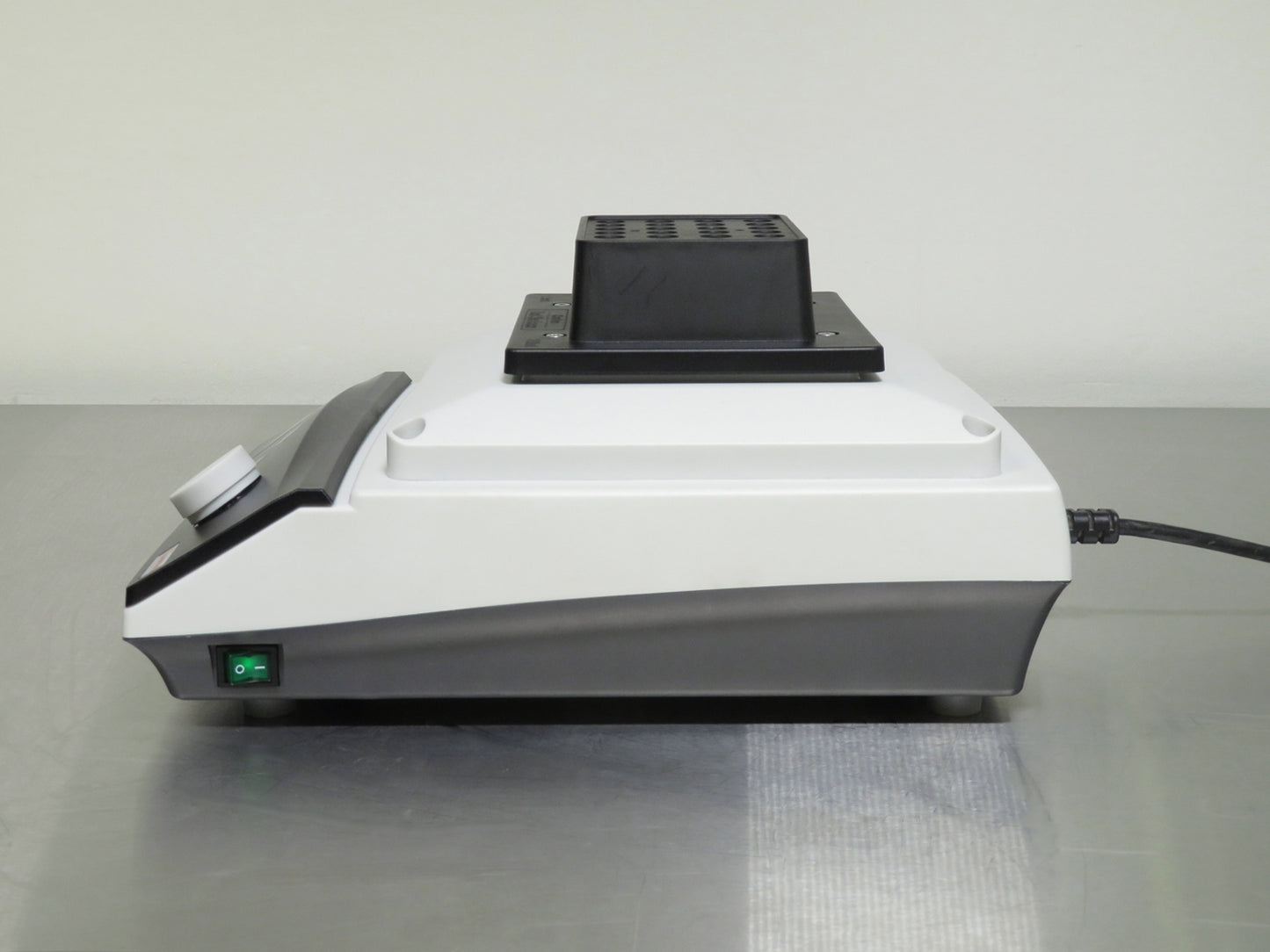 Thermo Scientific Heating Digital Shaking Drybath with 1.5/2.0ml Block, Cat. #: 88880027