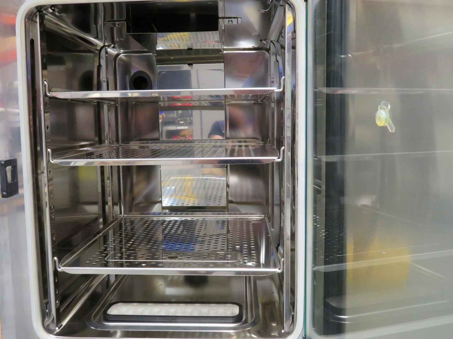 Thermo Scientific Heracell VIOS 160i CO2 Incubator Dual Stack