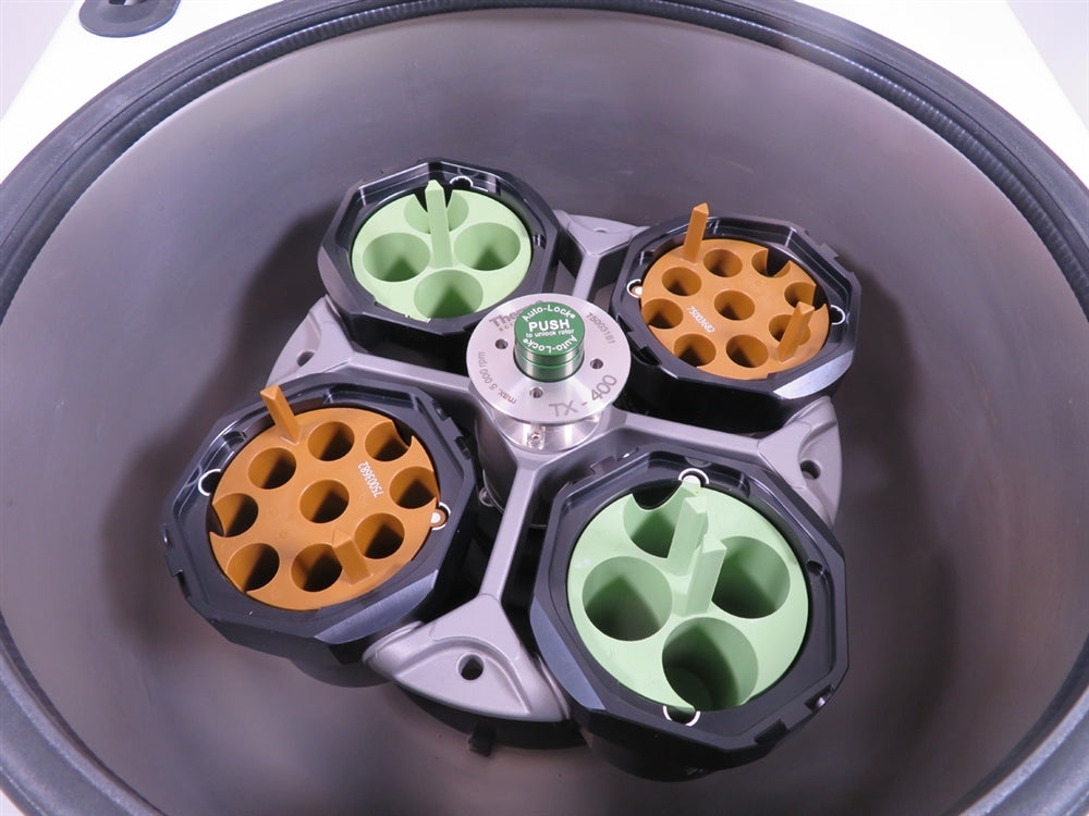 Thermo Scientific ST16 Centrifuge