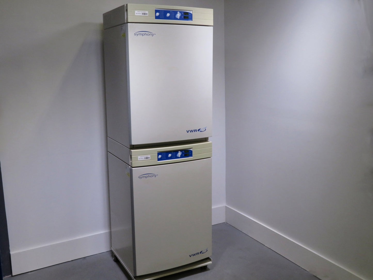 VWR Symphony CO2 Water Jacketed Incubator, Model 3078 Dual Stack
