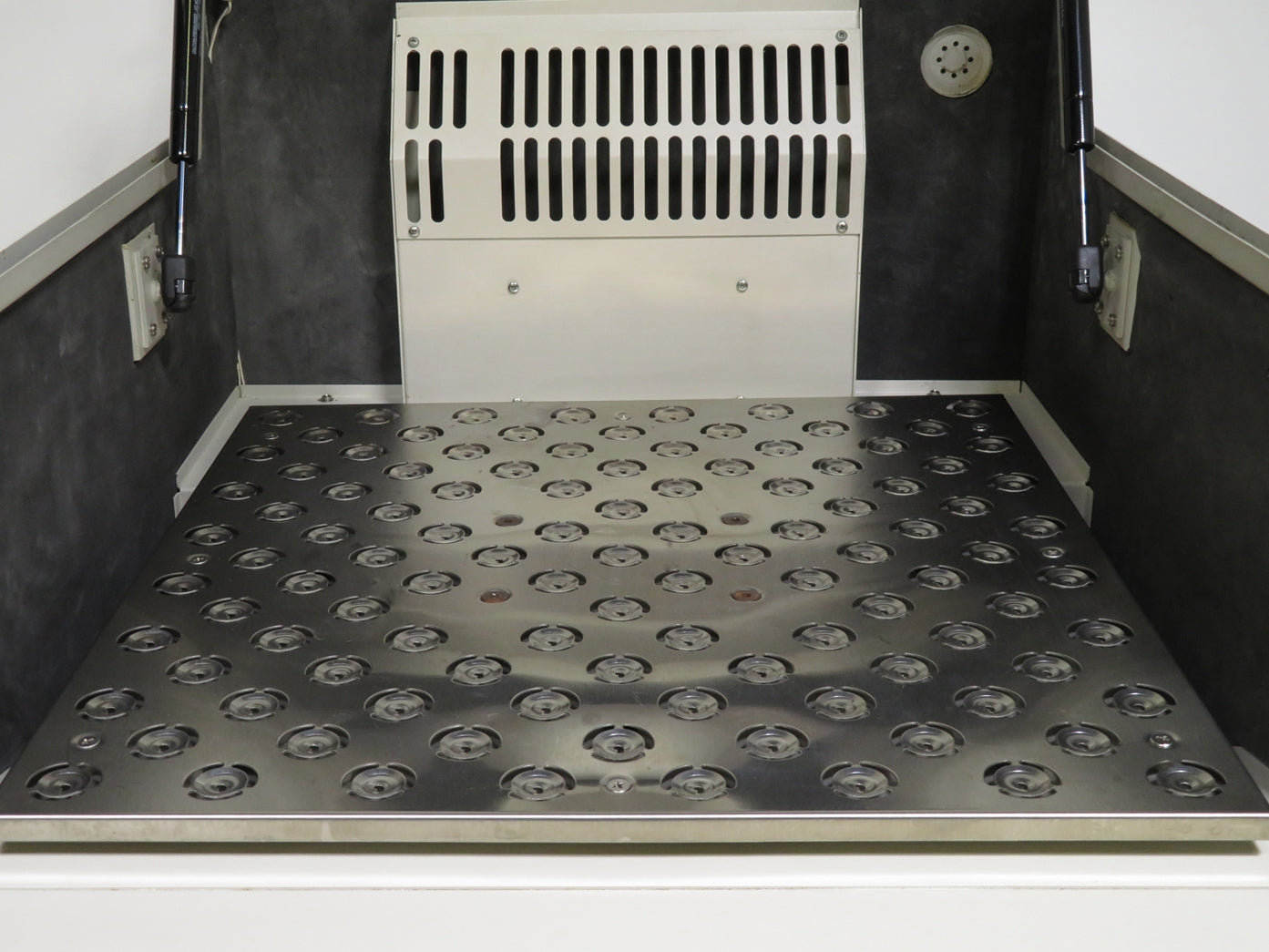 New Brunswick Innova 4000 Incubator Shaker